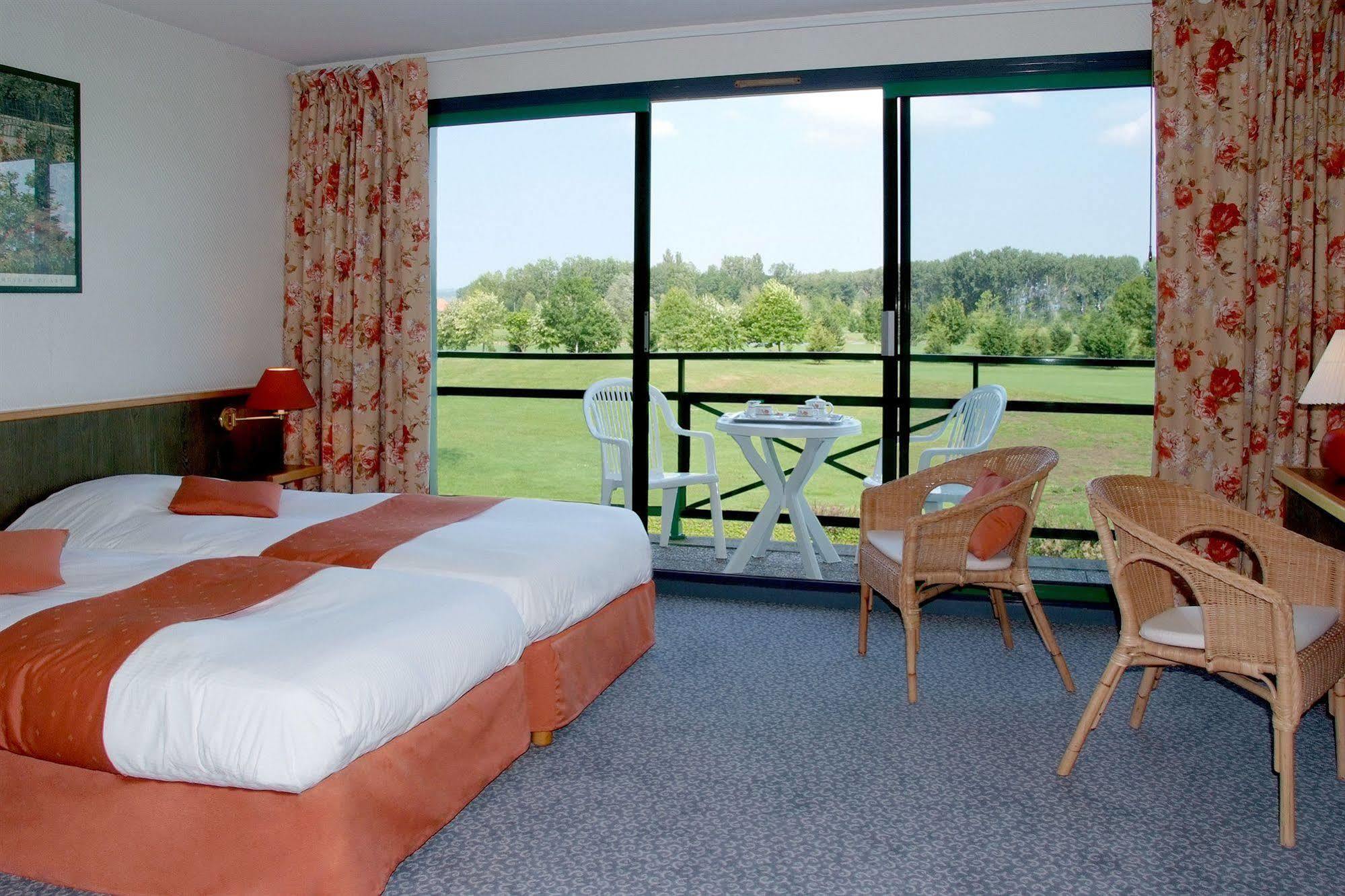 Golf Hotel Colvert - Room Service Disponible Levernois Exterior photo